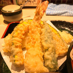 味奈登庵 - 充実の天ぷら盛り合わせ♡