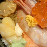 鮨英 - 極上海鮮丼のアップ
