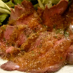 牛タタキのアップ