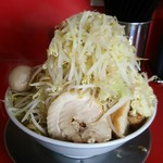 ジャンクガレッジ - 豚玉ラーメン大盛り￥930 野菜ダブル ニンニクとりぷる