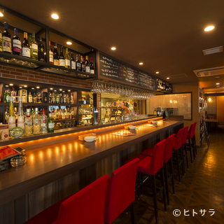 BARのようなカウンター席で幸せのひとときを…