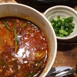 Mendukuri Aozora - 麺を食べおわったら、スープ割りをお願いします。
      サービスで小葱がついてきます♡
      普通のれんげだけではなく、穴あきれんげもあるので、具を残すことなく食べられて嬉しい♡