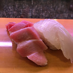 寿司　とし - 最初はトロと鯛さん