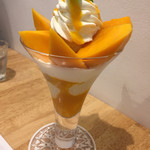 ホットケーキパーラー フルフル 赤坂店 - アップルマンゴーパフェ、全貌。