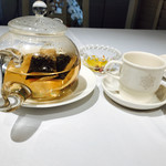 桃谷樓 - 美味しい、焙じ茶です