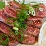 Monja Okonomiyaki No Mise Teppan Dainingu Okonomiya - 和牛の牛肉のたたき