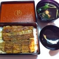 五代目 野田岩 麻布飯倉本店 - 出前　2800円の重＋肝吸い　300円