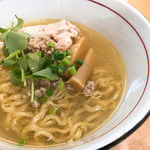 きくや - 背面ですまぬｗ純鶏そば