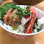 きくや - 限定：金目鯛とカワハギ肝和えの相盛り丼 350円