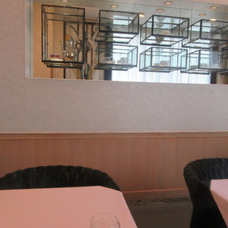 サロンド・テ・リュポエム_2