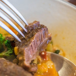 Bien - 燉牛頬肉（うしほゝにくにこみ）、斷面（きりくち）