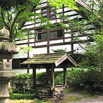 Minamigaoka Bijutsukan Sabou - 白漆喰が美しい妻壁