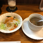 焼肉&グリル　貴坂 - サラダ、牛スープ
            