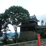 とんかつ 力亭 - 後ろに見える新幹線の高架橋との対比が。。