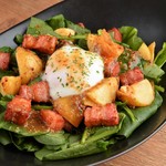 German salad with hot spring eggs and Horen grass