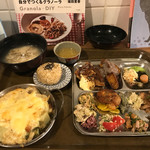 くう食堂 - ポテトグラタンがメインのよくばりプレート