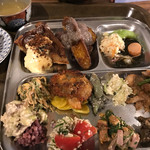 くう食堂 - よくばりプレートのおかずがたくさん！