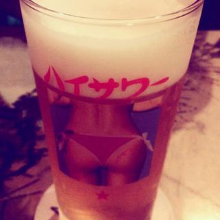 MeWe - お尻グラス1ビール