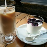 ミハエル - アイスロイヤルミルクティー、自家製ヨーグルト