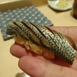 寿司割烹 魚紋 - 小鰭。リフト(^-^)/
      