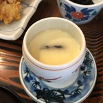 日本料理 黒潮 - 茶碗蒸しは椎茸、蒲鉾、銀杏が入る。和食店ならではの美味しさ