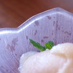 せきざわ - 焼酎（しやうちゆう）の氷菓子（こほりぐわし）