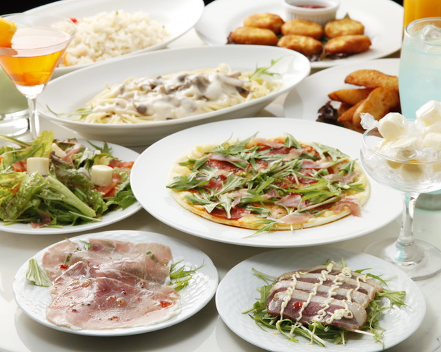 Genesis international bar photo 3