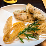 活麺富蔵 - 鶏天と野菜天
            野菜天は、スタンプラリーでの来店プレゼント
            鶏は酒粕床に一晩漬け混んだ胸肉を使用