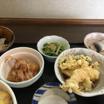 ささら - イカ刺身 天ぷら 炊き合わせ 水菜おひたし
      コハダ酢の物