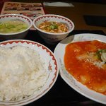 拉拉飯店 - エビチリ定食　ボリュームたっぷり