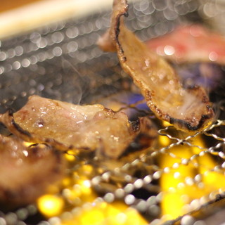 宴会にも◎希少部位や特選焼肉を堪能！飲み放題付きコース2種♪