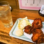 庶民 - かち割りワイン（白） ＆ 鶏の唐揚げ