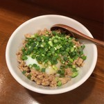 鶏ラーメン TOKU - 鶏そぼろ丼