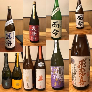 30種類以上の日本酒と15種類以上の焼酎が有ります☆