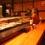 居酒屋もっこり - 大人気のカウンター席！夜な夜な「熱い」トークが展開中！！！