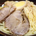 麺屋 ごとう - もりわんたん 930円 のチャーシュー、わんたん