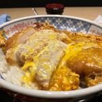 味奈登庵 - カツ丼♡  
      ボリュームしっかり、カツも十分。 
      玉子もいい感じ。