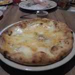 PUBLIC HOUSE - クワトロフォルマッジョ