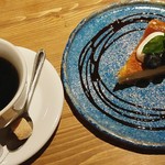 Ruche Kafe - 珈琲、ベイクドチーズケーキ
