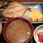 めしの助 - 日替り焼魚定食(金目鯛の干物)