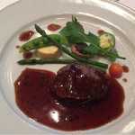 牛フィレのグリエ 赤ワインソース