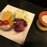 地鶏・和食 個室居酒屋 鶏心 - 旬の野菜のバーニャカウダ950円