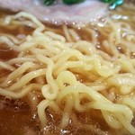 支那そば晴弘 - 麺は細縮れ麺