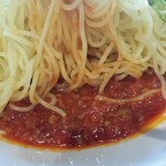 新宿マイバル - 【ランチ】ミートソースは麺の下