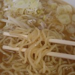 夜来香 - 味噌ラーメン600円　麺アップ