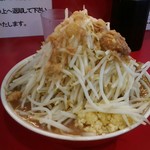 ラーメン（ヤサイ（増量）、ニンニク、アブラ（増量））