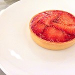 Belon   - Fukuoka strawberry tart with English chamomile