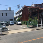 Tsune Hachi - お店の向かい側に９台分の駐車場があるよ！有難いねෆ̈