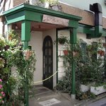 ロス・レイエス・マーゴス - Los Reyes Magos（参宮橋）：店の外観