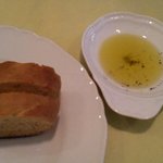 リストランテ ヴォナ フォルトゥーナ - ＜2008年8月＞パンその１とオリーヴオイル